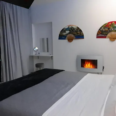 Luxury Paradise בית הארחה *