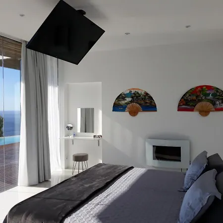בית הארחה Luxury Paradise